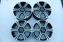 Laden Sie das Bild in den Galerie-Viewer, 4x Alufelge 19 Zoll 8.0" 5x112 43ET Glanz Schwarz A2134013400 Mercedes-Benz W213 FEL7727553152vh