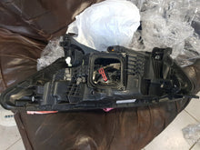 Laden Sie das Bild in den Galerie-Viewer, Frontscheinwerfer Renault Captur 260107244 Rechts Scheinwerfer Headlight