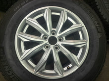 Laden Sie das Bild in den Galerie-Viewer, 4x Alufelge 17 Zoll 7.0" 5x112 34ET Glanz Silber 80A601025J Audi Q5 A3 I FEL7653894843hj