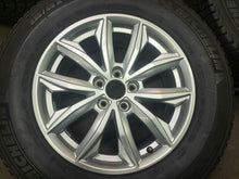 Laden Sie das Bild in den Galerie-Viewer, 4x Alufelge 17 Zoll 7.0" 5x112 34ET Glanz Silber 80A601025J Audi Q5 A3 I FEL7653894843hj