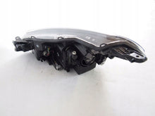 Laden Sie das Bild in den Galerie-Viewer, Frontscheinwerfer Toyota Yaris Rechts Scheinwerfer Headlight SCH6517768890bx