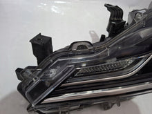 Load image into Gallery viewer, Frontscheinwerfer Toyota Corolla 81150-02T51-00 LED Rechts oder Links