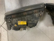 Load image into Gallery viewer, Frontscheinwerfer BMW E38 8376269 Xenon Ein Satz Scheinwerfer Headlight SCH9855324982kr