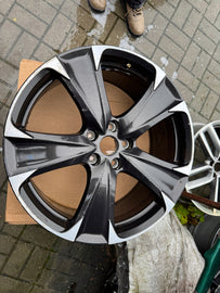 1x Alufelge 19 Zoll 8.0