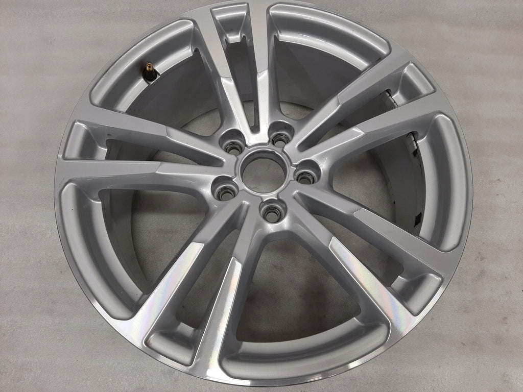 1x Alufelge 18 Zoll 8.0" 5x112 46ET Glanz Silber 8V0601025BC Audi A3 Rim Wheel