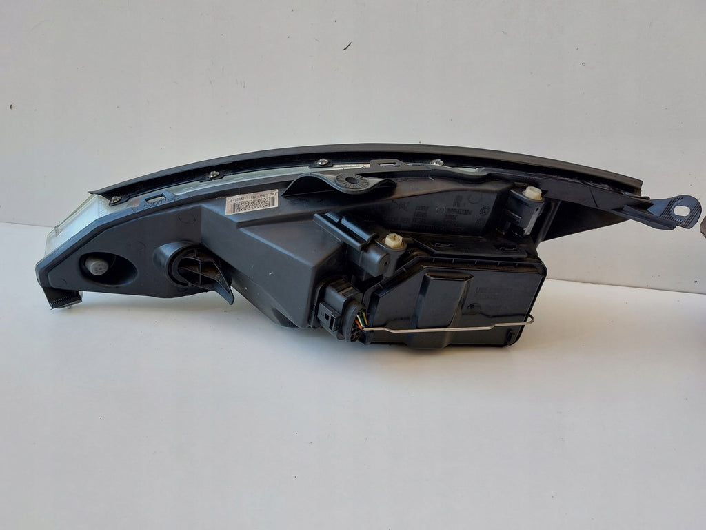 Frontscheinwerfer Ford Focus 2M51-13W030-BF 2M51-13W029-BF Ein Satz Headlight SCH5576836174om