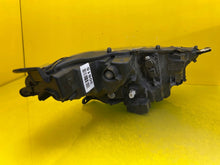 Laden Sie das Bild in den Galerie-Viewer, Frontscheinwerfer Toyota 4 Yaris EUK0-8 LED Links Scheinwerfer Headlight SCH3150509465ew