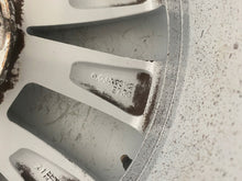 Laden Sie das Bild in den Galerie-Viewer, 1x Alufelge 16 Zoll 6.0" 5x100 38ET Glanz Silber 658601025B Skoda Kamiq FEL5620622617me