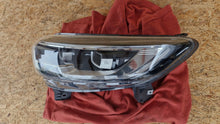 Laden Sie das Bild in den Galerie-Viewer, Frontscheinwerfer Renault Kadjar 260608385R Links Scheinwerfer Headlight SCH4001355173wg