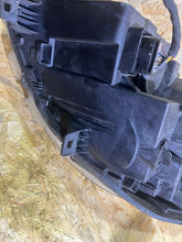 Load image into Gallery viewer, Frontscheinwerfer Mercedes-Benz Sprinter A9109060100 Rechts Headlight SCH7637208173pn