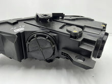 Load image into Gallery viewer, Frontscheinwerfer Audi A3 8V0941006E Xenon Ein Stück (Rechts oder Links) SCH2506365013gd