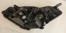 Laden Sie das Bild in den Galerie-Viewer, Frontscheinwerfer Toyota Yaris Rechts Scheinwerfer Headlight