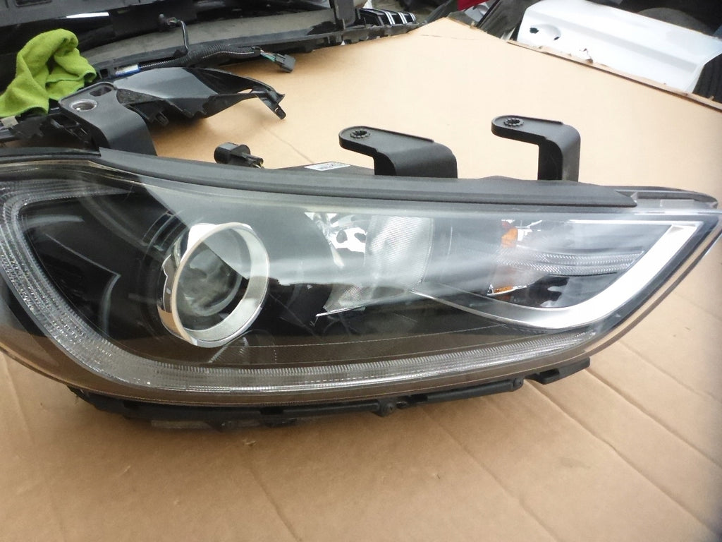 Frontscheinwerfer Hyundai Elantra 92102-F2 Rechts Scheinwerfer Headlight