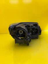 Laden Sie das Bild in den Galerie-Viewer, Frontscheinwerfer Seat Alhambra 7N5941751 Xenon Links Scheinwerfer Headlight SCH9420231944zj