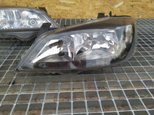 Load image into Gallery viewer, Frontscheinwerfer Opel Astra Ein Satz Scheinwerfer Headlight SCH2818051653wc