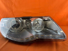 Laden Sie das Bild in den Galerie-Viewer, Frontscheinwerfer VW Touareg 7L6941032C LED Vorderseite Scheinwerfer Headlight