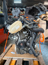 Laden Sie das Bild in den Galerie-Viewer, Motor Ford I SFJA 1.0 101PS 74kW 60TKm 2012 Benzin Engine Komplett MOT1099704809ii