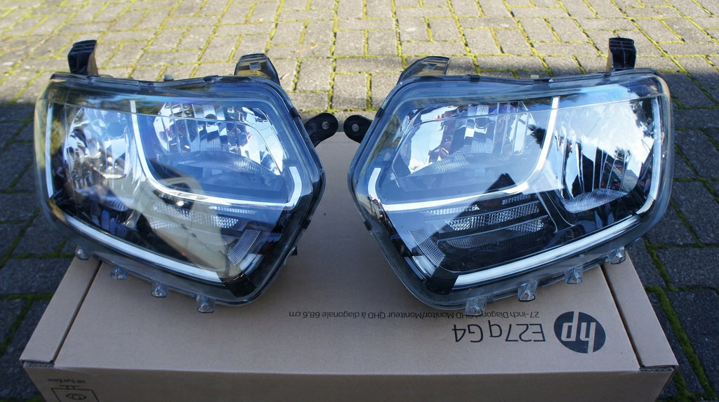 Frontscheinwerfer Dacia Duster 260609367R 260101133R LED Ein Satz Headlight