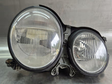 Load image into Gallery viewer, Frontscheinwerfer Mercedes-Benz W210 A2108204061 Xenon Rechts Headlight