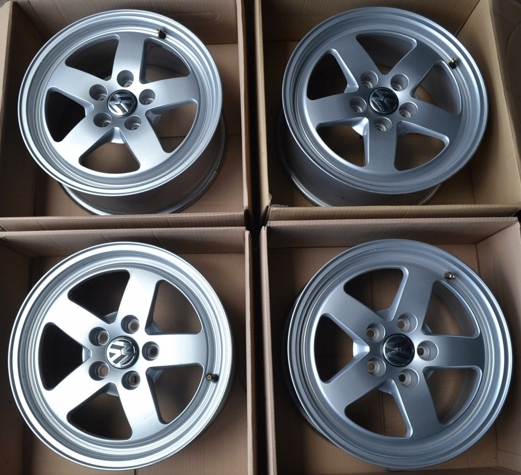 4x Alufelge 16 Zoll 7.0" 5x112 35ET Glanz Silber 8W0601025 Audi Rim Wheel