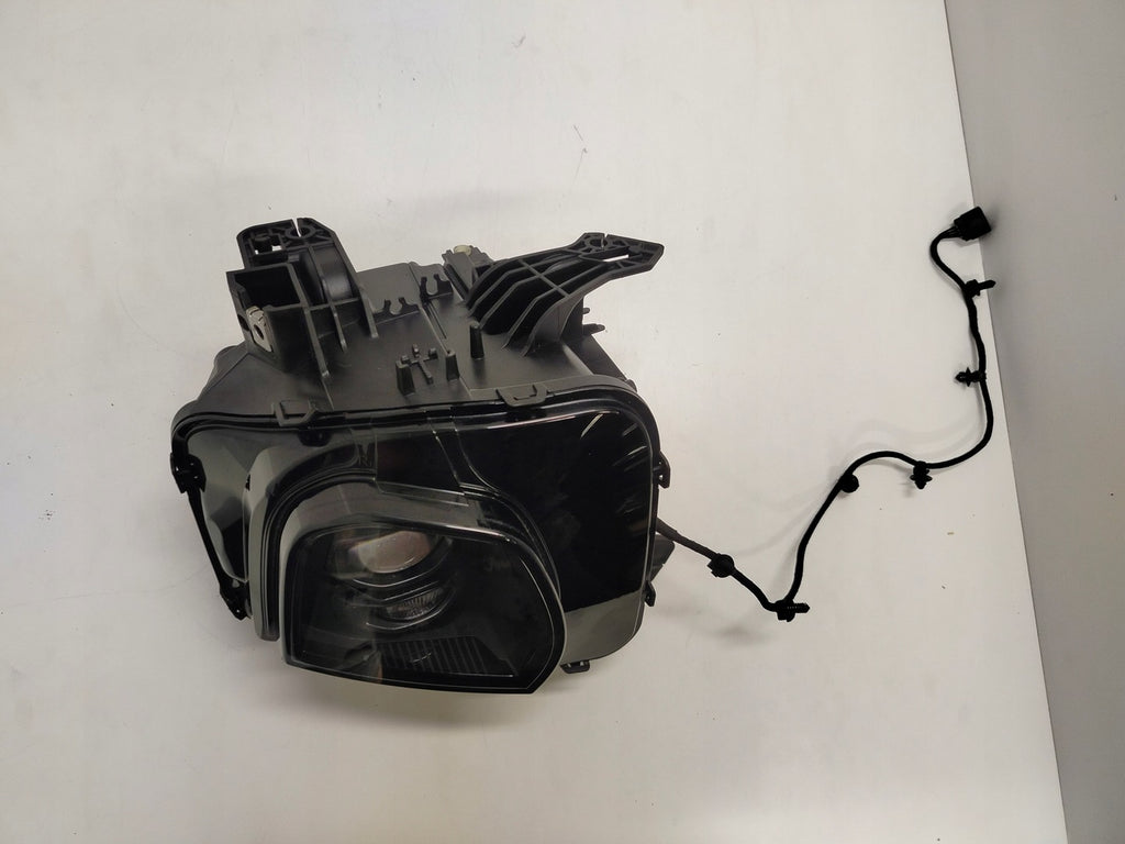 Frontscheinwerfer P0227069 Rechts Scheinwerfer Headlight SCH8700031932cj