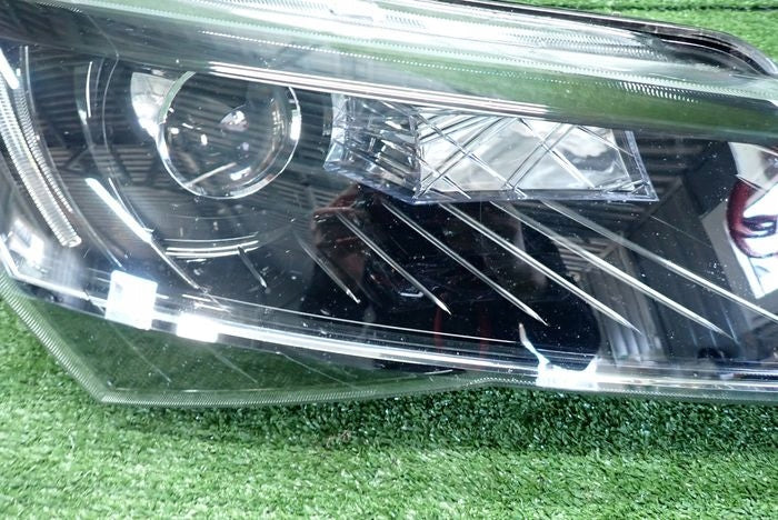 Frontscheinwerfer Skoda Superb III 3V1941016B Rechts Scheinwerfer Headlight SCH8400037847bx