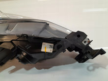 Laden Sie das Bild in den Galerie-Viewer, Frontscheinwerfer Mazda 3 B45A51040 Links Scheinwerfer Headlight