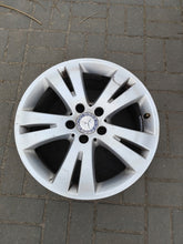 Load image into Gallery viewer, 1x Alufelge 17 Zoll 7.5" 5x112 47ET Glanz Silber A2044010402 Mercedes-Benz FEL6167874392ml
