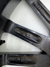 Load image into Gallery viewer, 1x Alufelge 18 Zoll 8.0" 5x112 Mercedes-Benz Cla X118 C118 Rim Wheel FEL1264210611fz