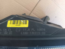 Laden Sie das Bild in den Galerie-Viewer, Frontscheinwerfer Ford Fiesta L1BB-13E015-CD Links Scheinwerfer Headlight SCH8839622012lr
