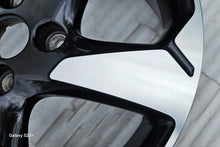 Laden Sie das Bild in den Galerie-Viewer, 1x Alufelge 17 Zoll 7.0&quot; 5x108 42 5ET Glanz Schwarz J1BC-1007-D1A Ford Fiesta