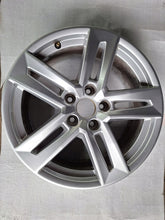 Load image into Gallery viewer, 1x Alufelge 17 Zoll 7.0&quot; 5x112 42ET 8W0601025P Audi A4 B9 Rim Wheel