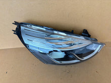 Laden Sie das Bild in den Galerie-Viewer, Frontscheinwerfer Renault Clio IV 260106624R FALSE Scheinwerfer Headlight SCH8193148322oq