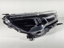 Laden Sie das Bild in den Galerie-Viewer, Frontscheinwerfer Toyota Hilux VIII 81110-0KU80 LED Rechts Headlight SCH2150769633dm
