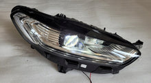 Laden Sie das Bild in den Galerie-Viewer, Frontscheinwerfer Ford Mondeo V 8961-359 90116931 LED Rechts Headlight