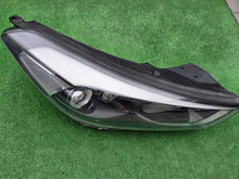 Load image into Gallery viewer, Frontscheinwerfer Hyundai Tucson 92102-D7200 Full LED Rechts Headlight SCH8442427466il