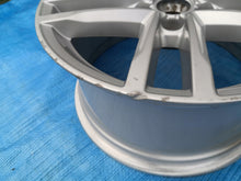 Load image into Gallery viewer, 1x Alufelge 17 Zoll 8.5&quot; 5x112 50ET Glanz Silber 8S0601025 Audi Tt Rim Wheel