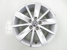 Load image into Gallery viewer, 1x Alufelge 15 Zoll 6.0&quot; 5x100 40ET Silber 6C0601025 VW Polo Rim Wheel