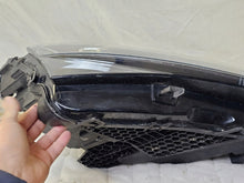 Laden Sie das Bild in den Galerie-Viewer, Frontscheinwerfer Skoda Superb III 3V1941016D 992941571AA LED Rechts Headlight