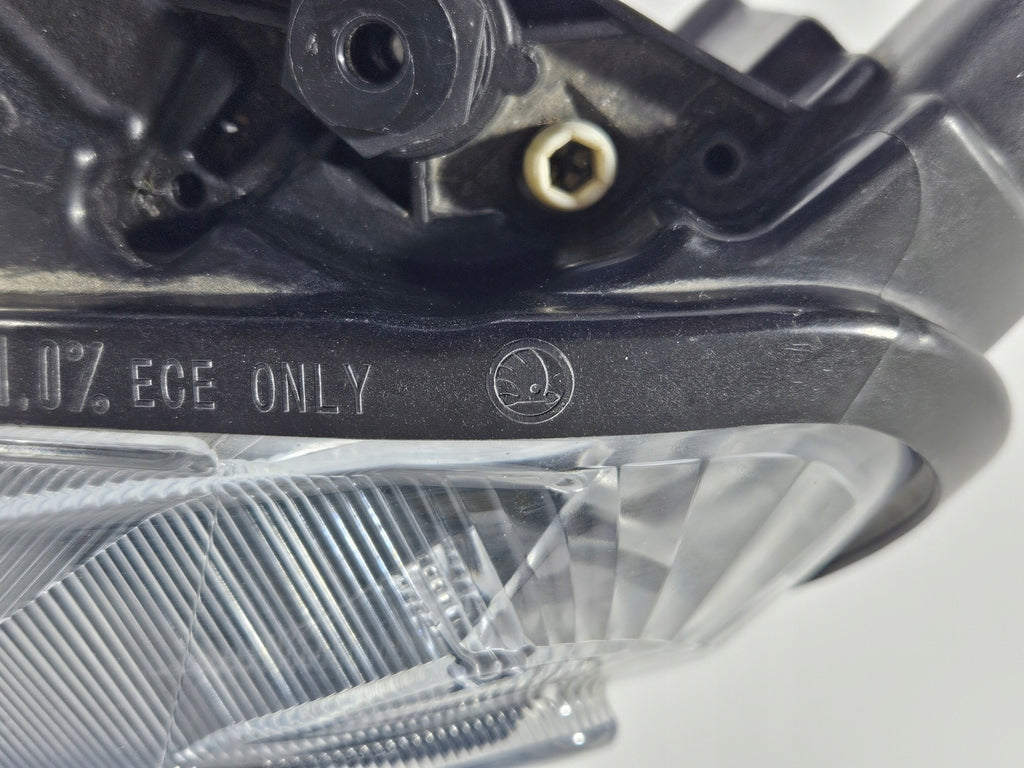 Frontscheinwerfer Skoda Superb III 3V1941015AA Xenon Links Headlight