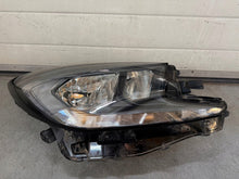 Laden Sie das Bild in den Galerie-Viewer, Frontscheinwerfer Toyota Aygo X 0072711 Rechts Scheinwerfer Headlight