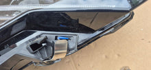 Laden Sie das Bild in den Galerie-Viewer, Frontscheinwerfer Skoda Octavia IV 5E4941036 Rechts Scheinwerfer Headlight SCH1807547142kg
