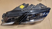 Load image into Gallery viewer, Frontscheinwerfer Skoda Octavia III 5E1941015D Links Scheinwerfer Headlight SCH8949406070qm