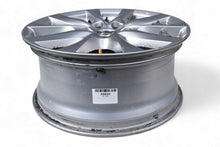 Laden Sie das Bild in den Galerie-Viewer, 1x Alufelge 17 Zoll 7.5" 5x114.3 50ET Silber 9965077570 Ford Iii Rim Wheel FEL3883862748dv