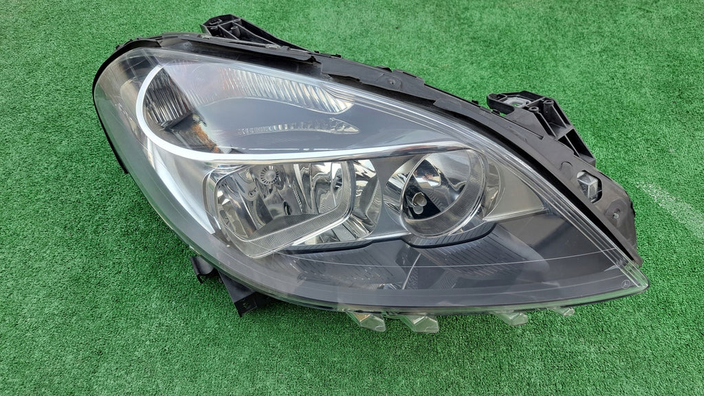 Frontscheinwerfer Mercedes-Benz W246 A2468200261 Rechts Scheinwerfer Headlight