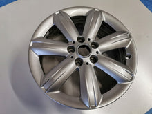Laden Sie das Bild in den Galerie-Viewer, 1x Alufelge 17 Zoll 6.5&quot; 5x112 39ET Glanz Silber 6856041 Mini Countryman F60
