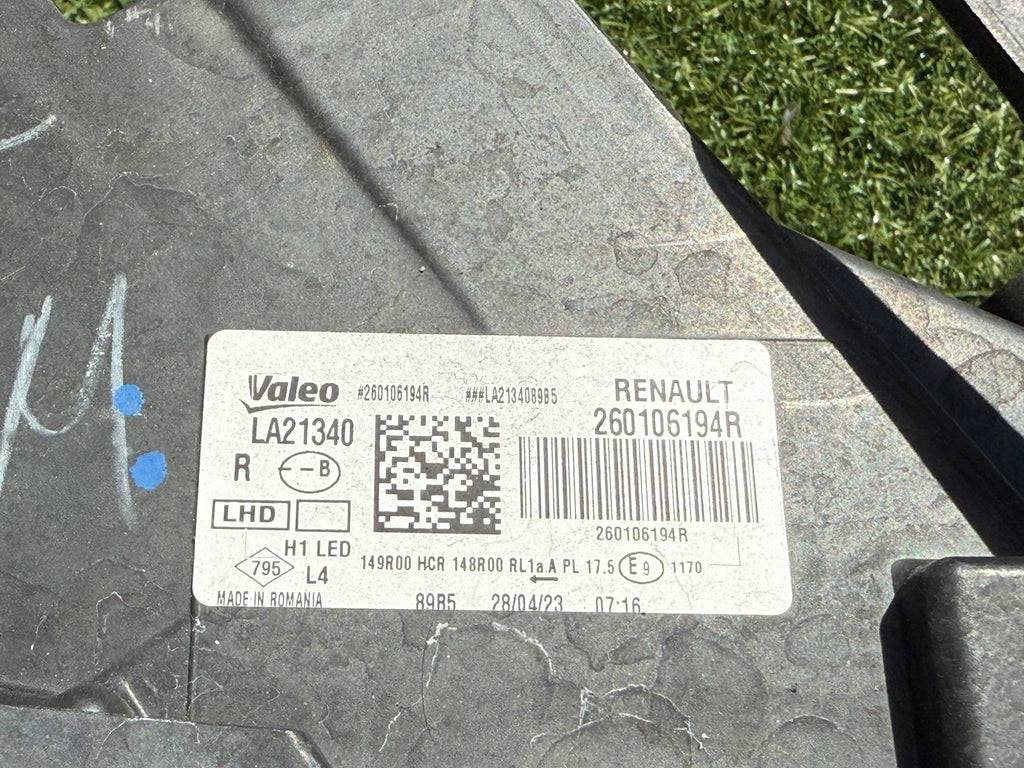 Frontscheinwerfer Dacia Duster 260106194R Full LED Rechts Scheinwerfer Headlight SCH6642716474pn