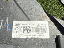 Load image into Gallery viewer, Frontscheinwerfer Dacia Duster 260106194R Full LED Rechts Scheinwerfer Headlight SCH6642716474pn