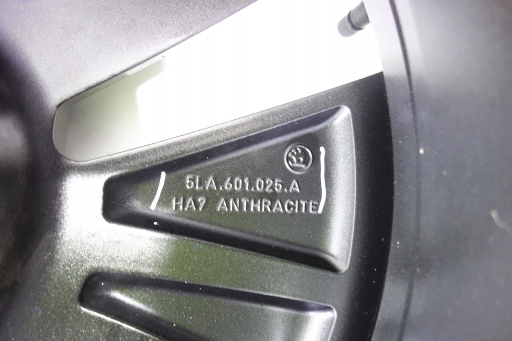 1x Alufelge 19 Zoll 8.0" 5x112 45ET 5LA601025A Skoda Enyaq Rim Wheel FEL9413289991md