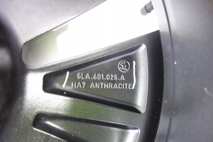 1x Alufelge 19 Zoll 8.0" 5x112 45ET 5LA601025A Skoda Enyaq Rim Wheel FEL9413289991md